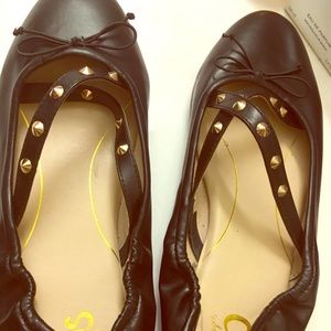 Size 12W black flats